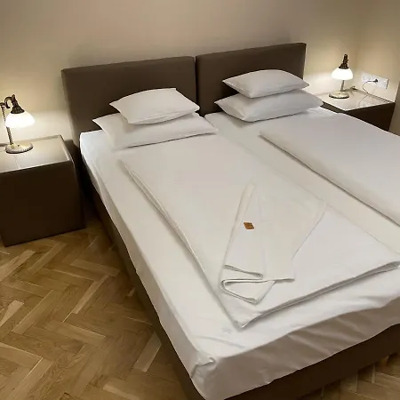 Dozsa Apartment Szeged