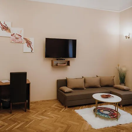 Dozsa Apartment