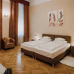 Dozsa Apartament *