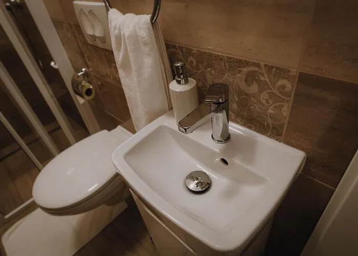 Dozsa Apartament *